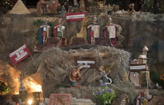 Un hogar revive cada año el nacimiento de Jesús
