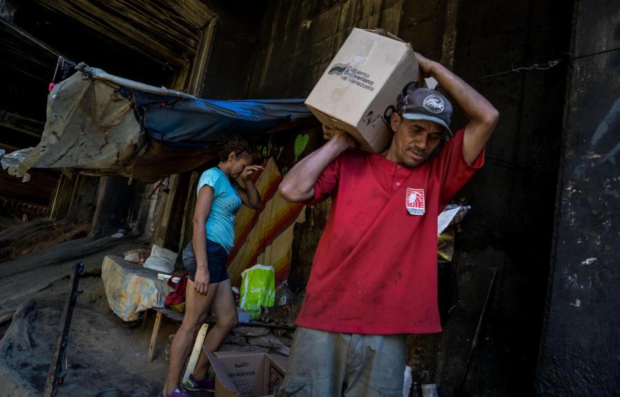 Los puentes de Caracas se convierten en el techo de nuevos y viejos pobres 
