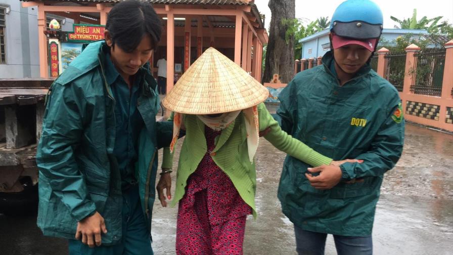 La tormenta Tembin se debilita tras causar 240 muertos en Filipinas