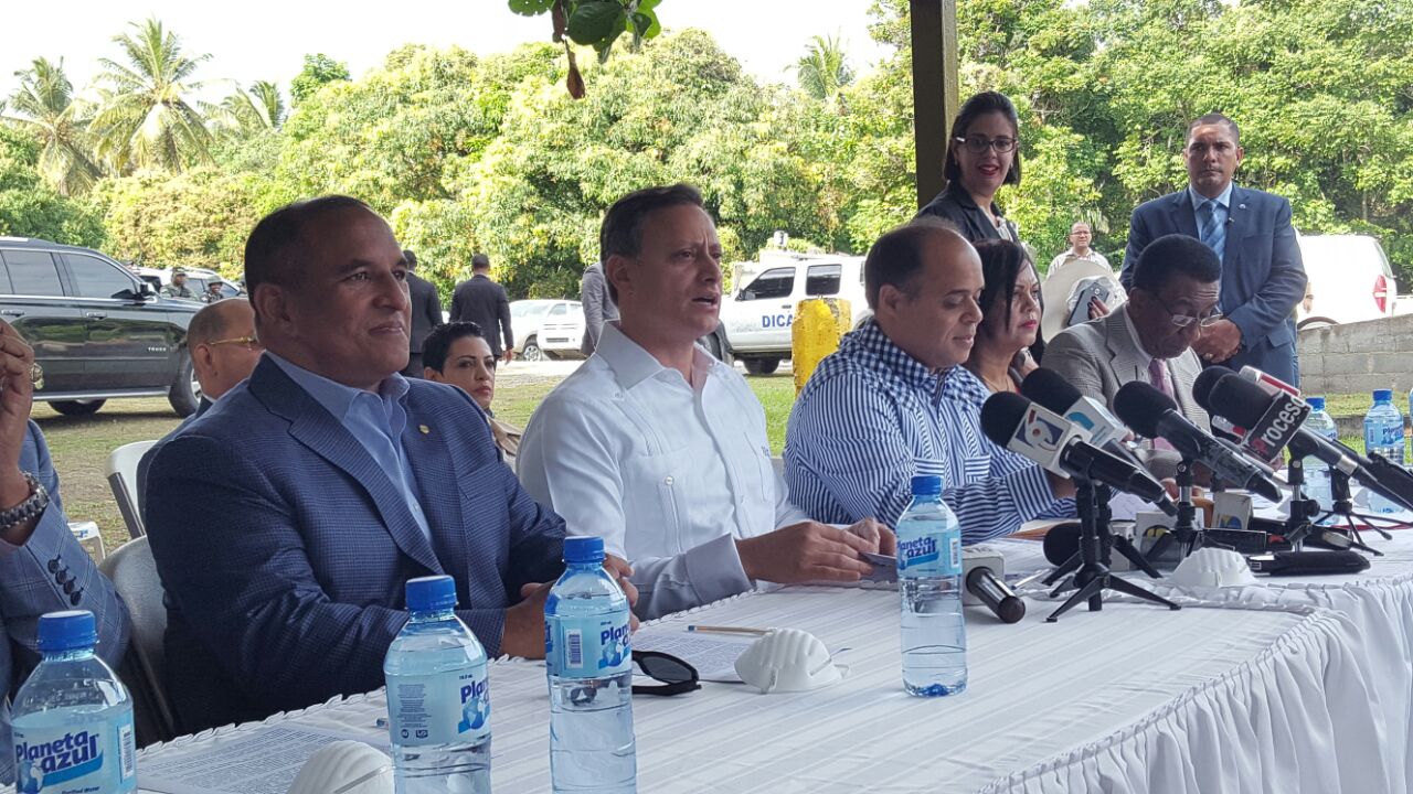 Procurador Jean Alain Rodríguez en rueda de prensa.