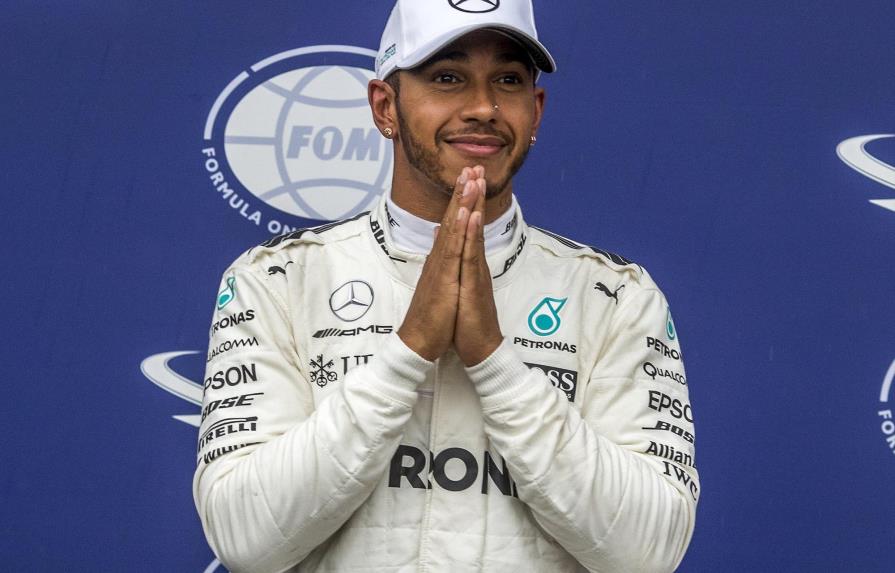 Lewis Hamilton se disculpa por publicar video en internet
