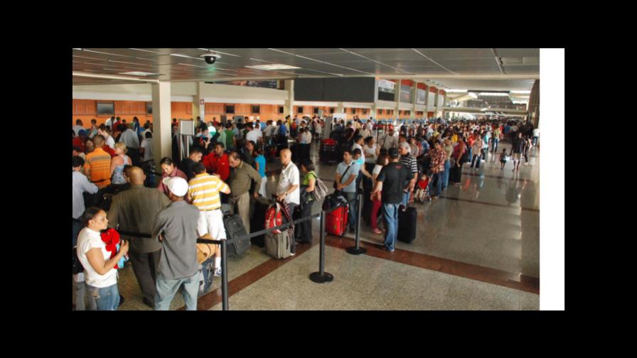 Postergan entrada en vigencia del pago de la tarjeta de turista a través de boletos