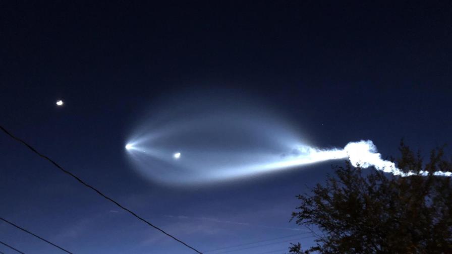 VIDEO: Cohete que iluminó cielos del oeste de Estados Unidos también habría provocado distracción en conductores VIDEO: Cohete que iluminó cielos del oeste de Estados Unidos también habría provocado distracción en conductores