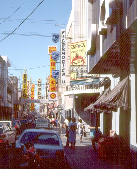 Vista de la esquina El Conde con José Reyes en 1983