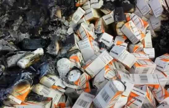 Incineran medicamentos vencidos en hospital de La Vega