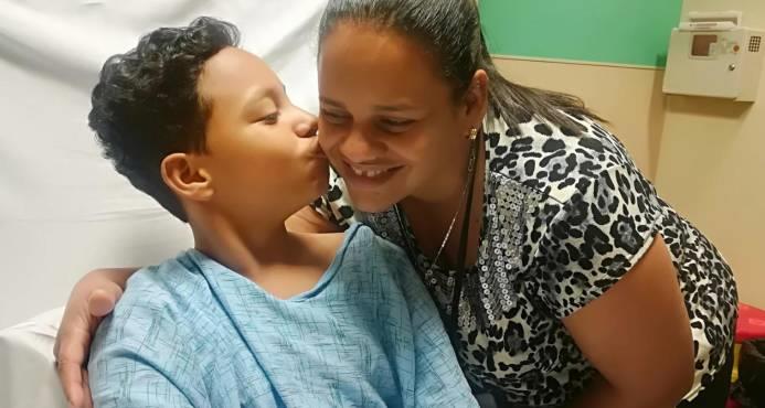 Familiares de niño dominicano que espera trasplante  dicen están contra el reloj 
