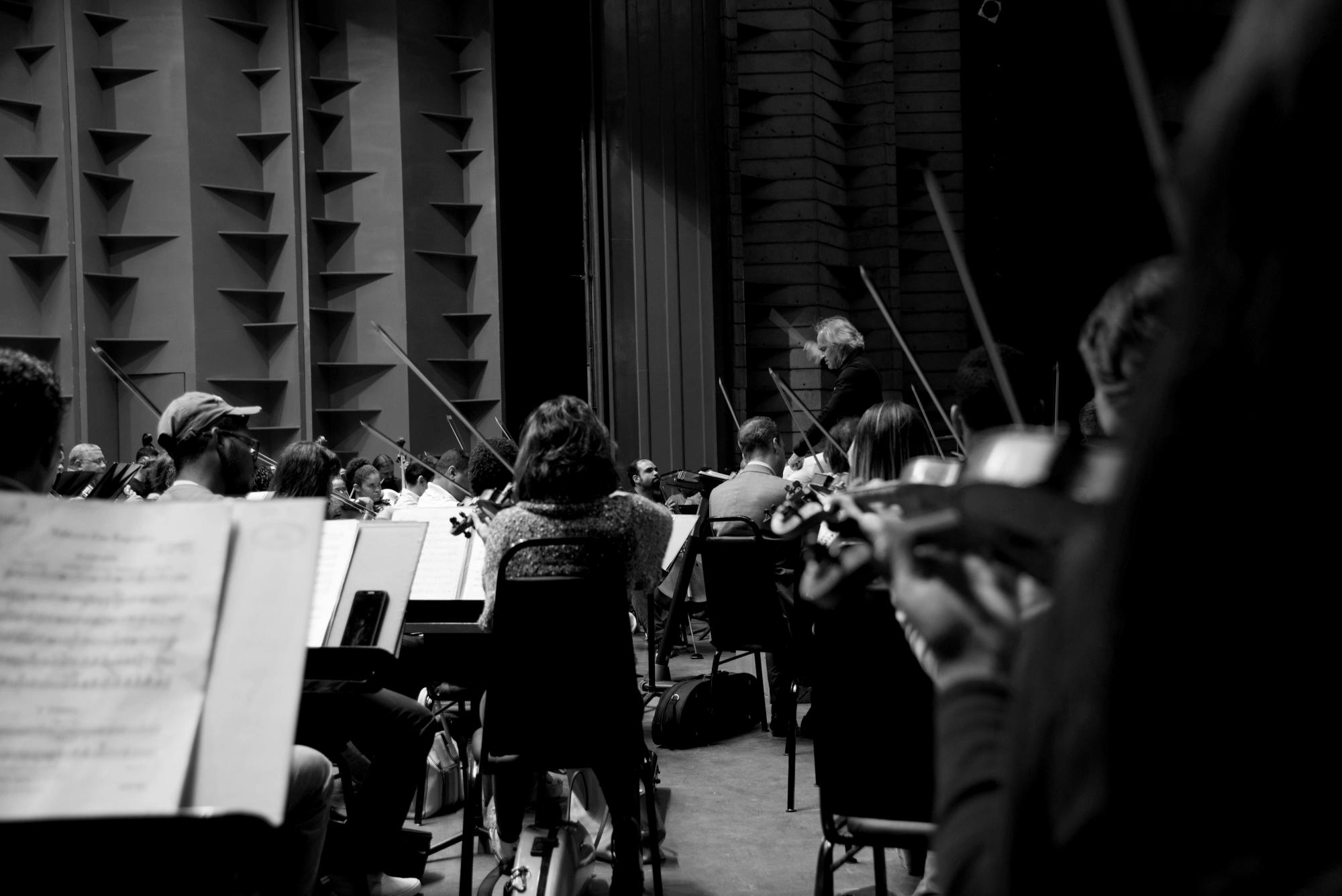 José Antonio Molina en la penúltima prueba para el concierto del 4 de octubre, con un repertorio de Rachmaninov y  Mussorgsky.