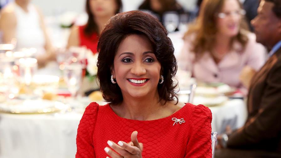 Primera Dama exhorta trabajar para seguir avanzando en el camino de prosperidad