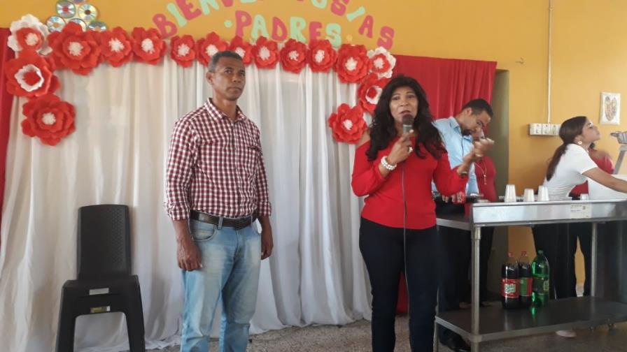 FHORESF cierra el año con una cena y regalos para adultos mayores en Don Juan