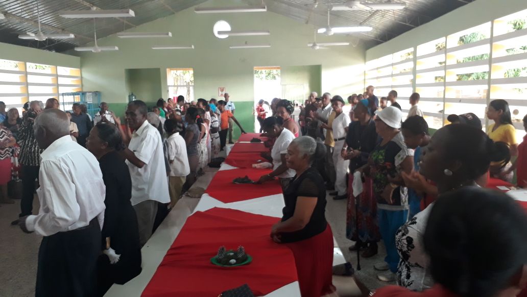 Adultos mayores presentes en la actividad 