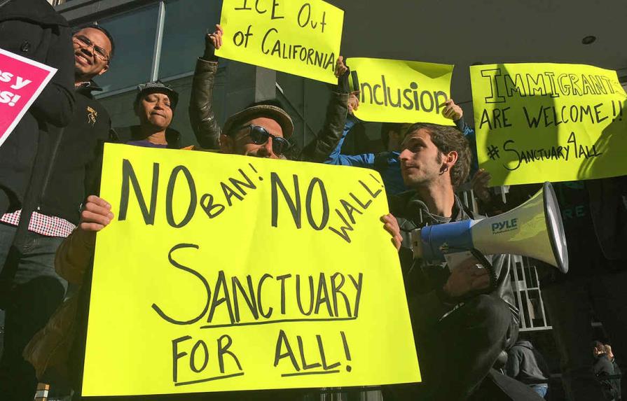 California mantiene un pulso a Trump al ejercer de santuario para inmigrantes