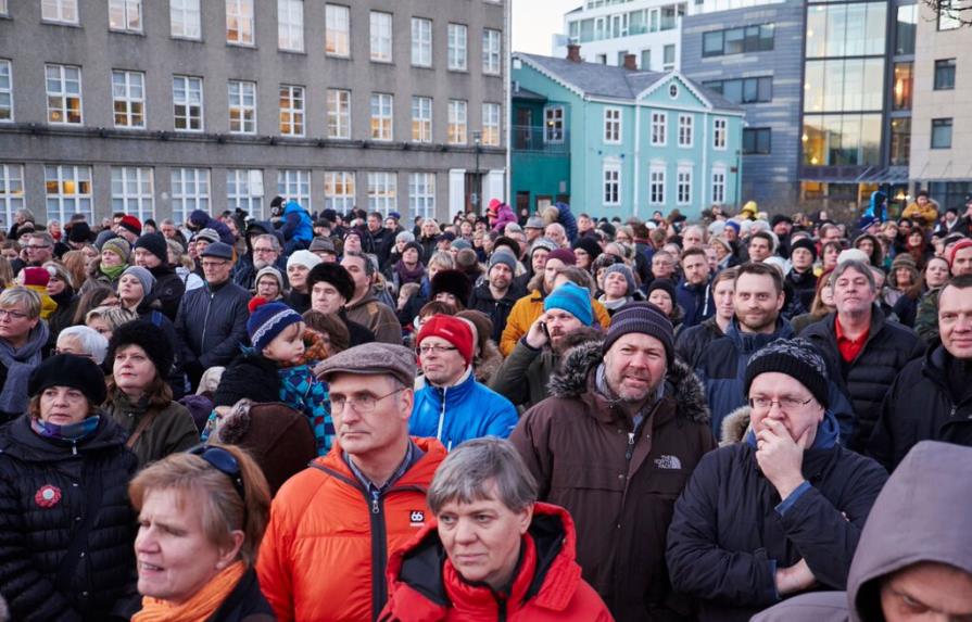 Islandia se convierte en el primer país que prohíbe pagar más a hombres que a mujeres