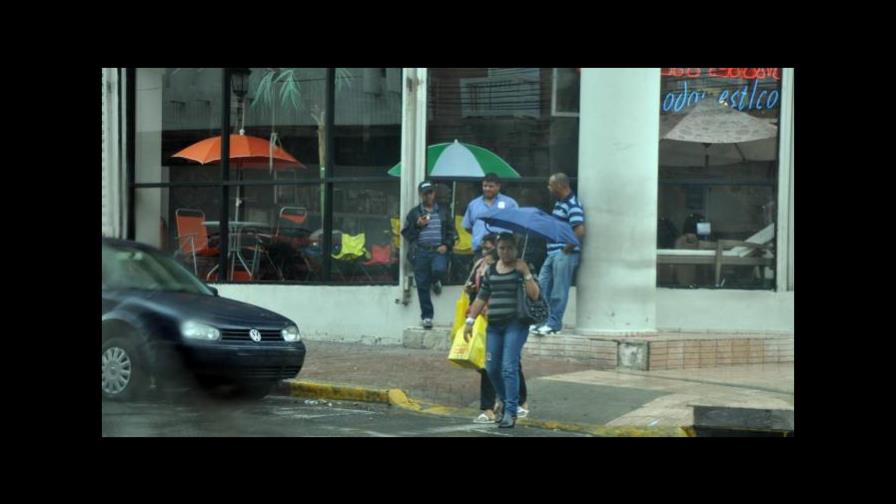 COE mantiene 11 provincias en alerta por continuación de las lluvias