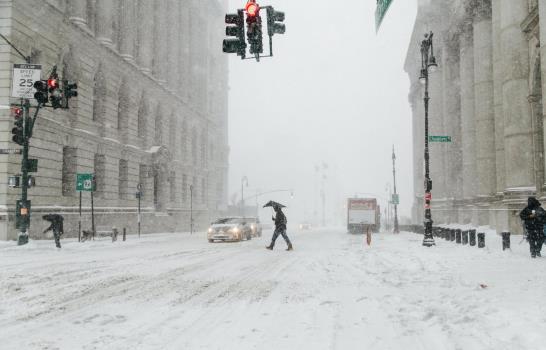 Un frío ártico se apodera del noreste de EE.UU. tras el “ciclón bomba”