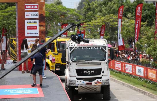 El Dakar 2018 parte de Lima con un desfile de sus “reyes” del motor 