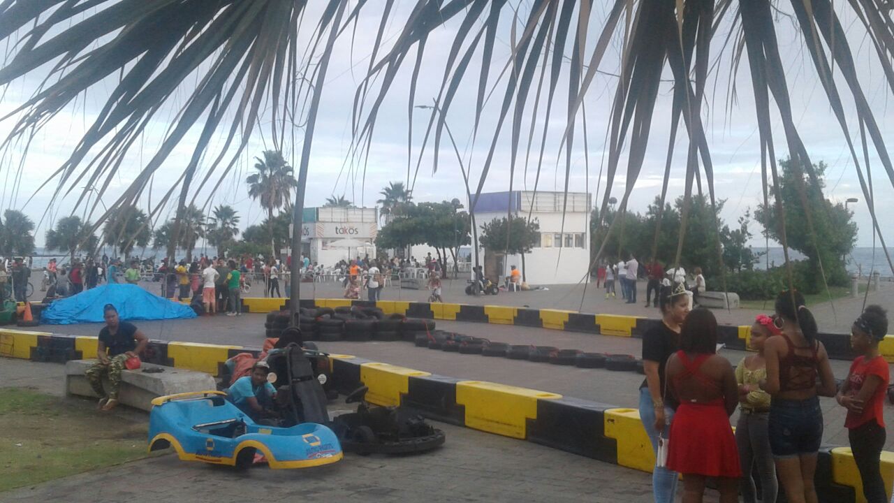Niños disfrutaron sus juguetes en la Plaza Juan Barón 