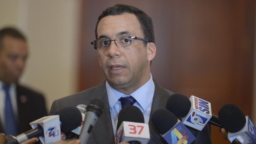 Ministro de Educación exhorta a los padres y madres a enviar a sus hijos a la escuela este lunes