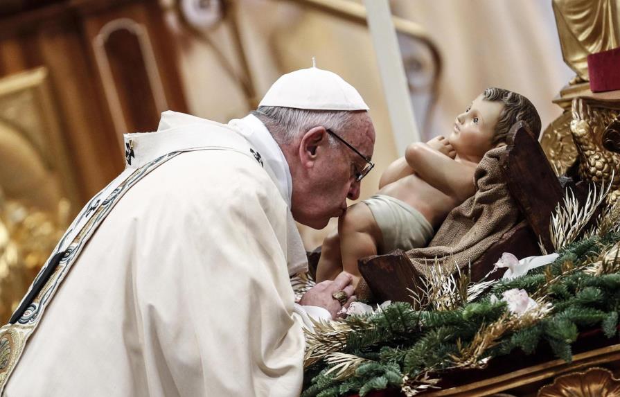El papa insta al desarme armamentístico ante el temor de un “incendio bélico”