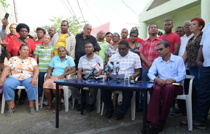 Moradores de La Ciénaga dicen que no aceptan ser desalojados sin ser reubicados