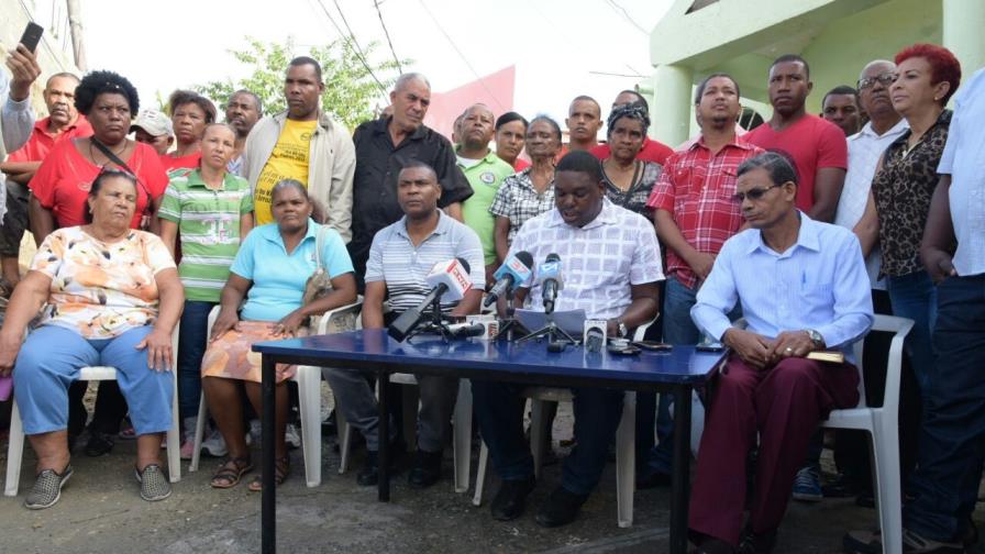 Moradores de La Ciénaga dicen que no aceptan ser desalojados sin ser reubicados