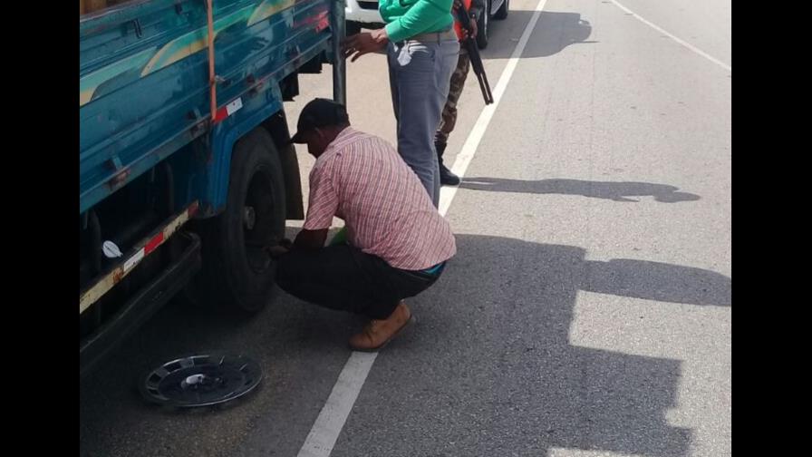 Obras Públicas asiste a 3,889 vehículos durante el fin de semana 