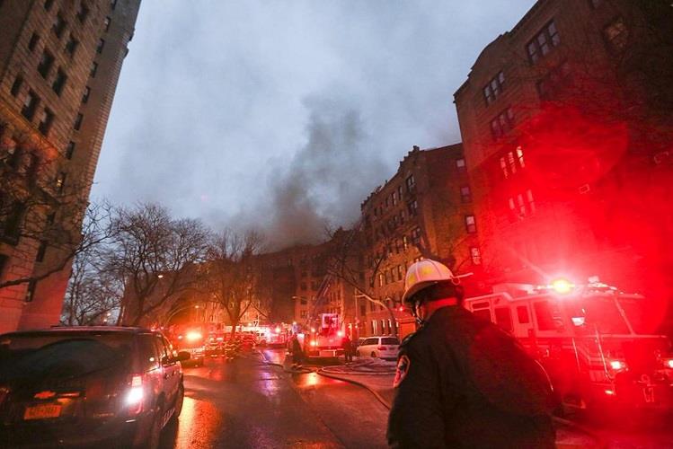 Al menos 14 heridos en otro incendio en Alto Manhattan