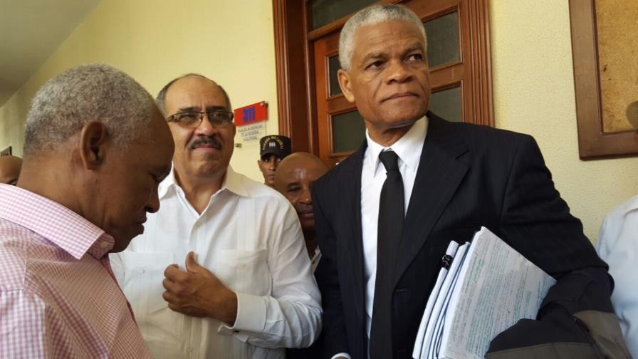 Aplazan nuevamente juicio por demanda de Peralta contra Leonardo Faña Aplazan nuevamente juicio por demanda de Peralta contra Leonardo Faña