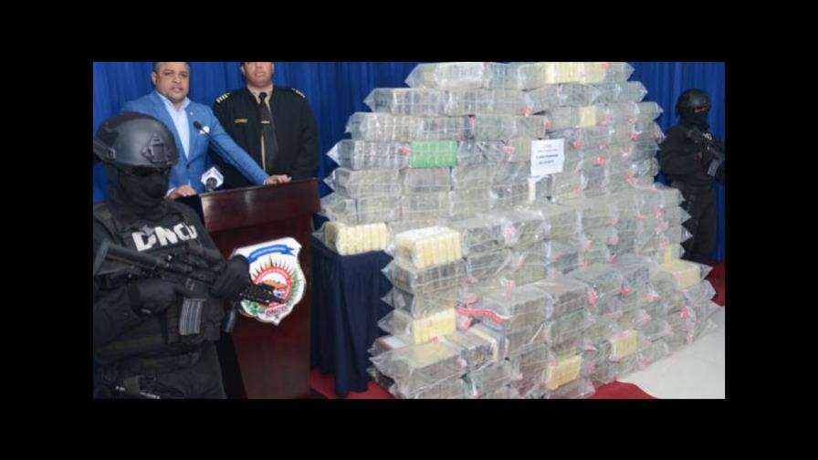 Un año de prisión preventiva a dominicano y tres venezolanos por decomiso de 878 kilos de cocaína