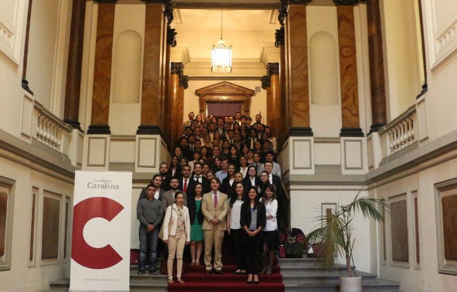 Fundación Carolina convoca 648 becas para estudiantes iberoamericanos
