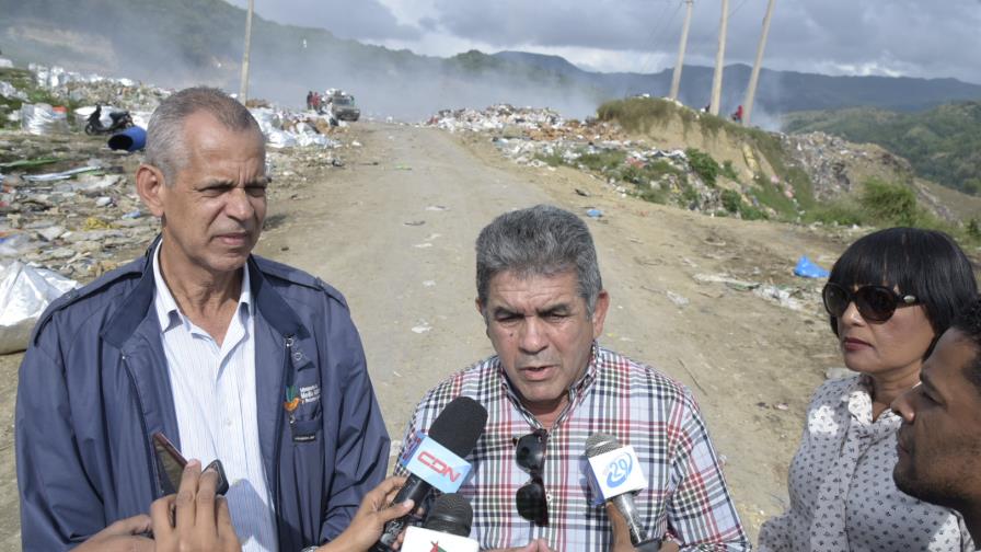 Medio Ambiente reitera clausurará vertedero de Tamboril el 30 de enero Medio Ambiente reitera clausurará vertedero de Tamboril el 30 de enero