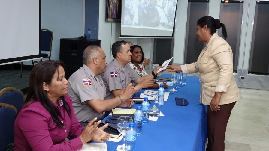 Director de la Policía se reúne con comunitarios de barrios de la capital