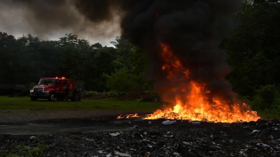 Autoridades queman 154 kilogramos de drogas incautados en diciembre 