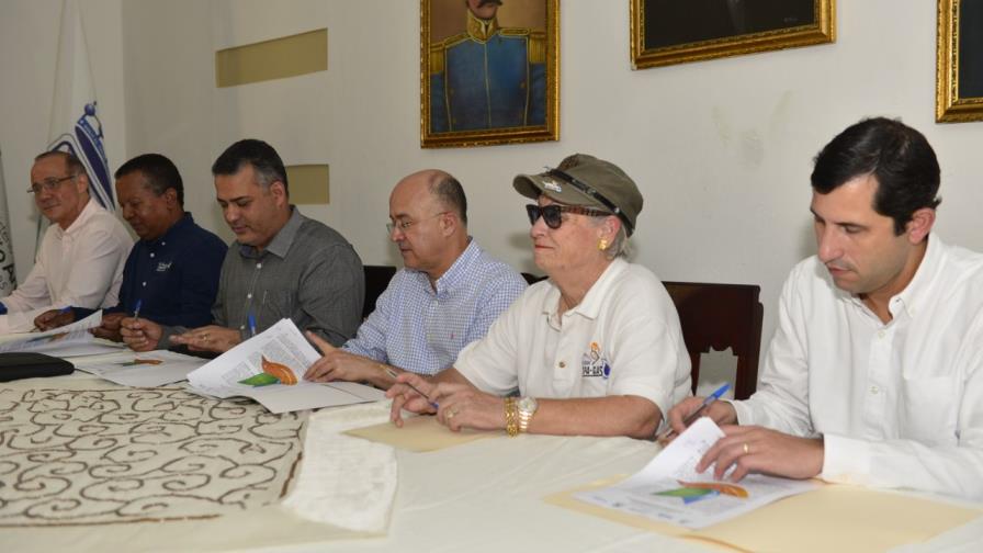 Firman acuerdo       de cogestión para  parque manglares