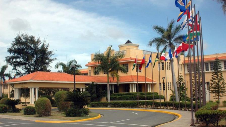 Aplazan para las 5:00 de la tarde el diálogo entre oposición y gobierno de Venezuela Aplazan para las 5:00 de la tarde el diálogo entre oposición y gobierno de Venezuela