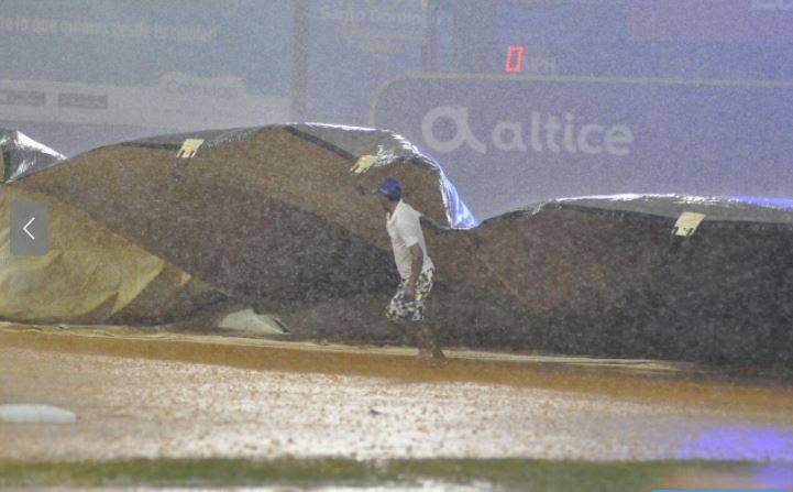 La lluvia impidió la celebración del partido entre las Águilas Cibaeñas y los Tigres del Licey.