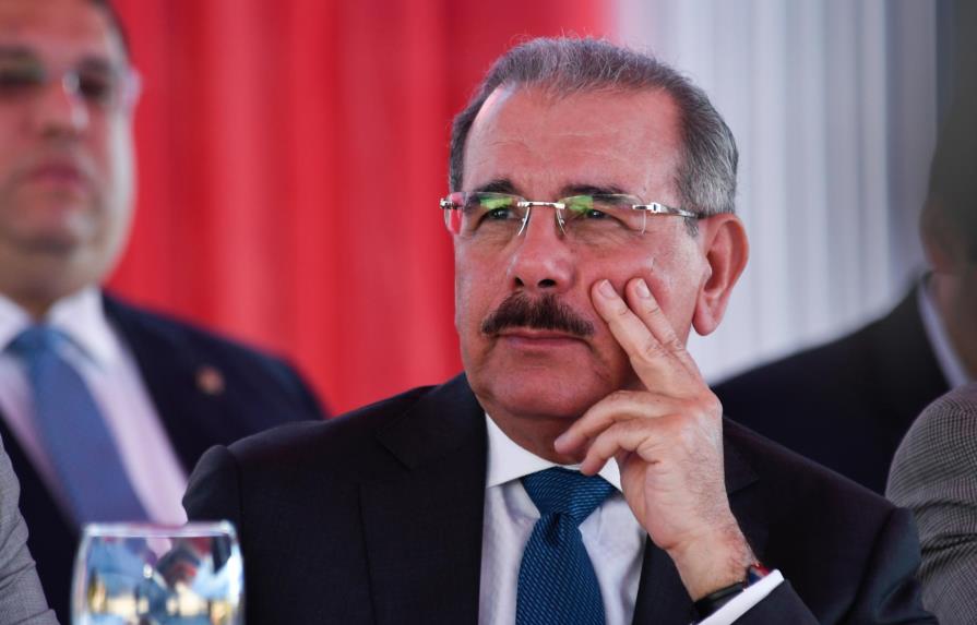 Presidente Medina espera por más de dos horas a las delegaciones de Venezuela para seguir el diálogo