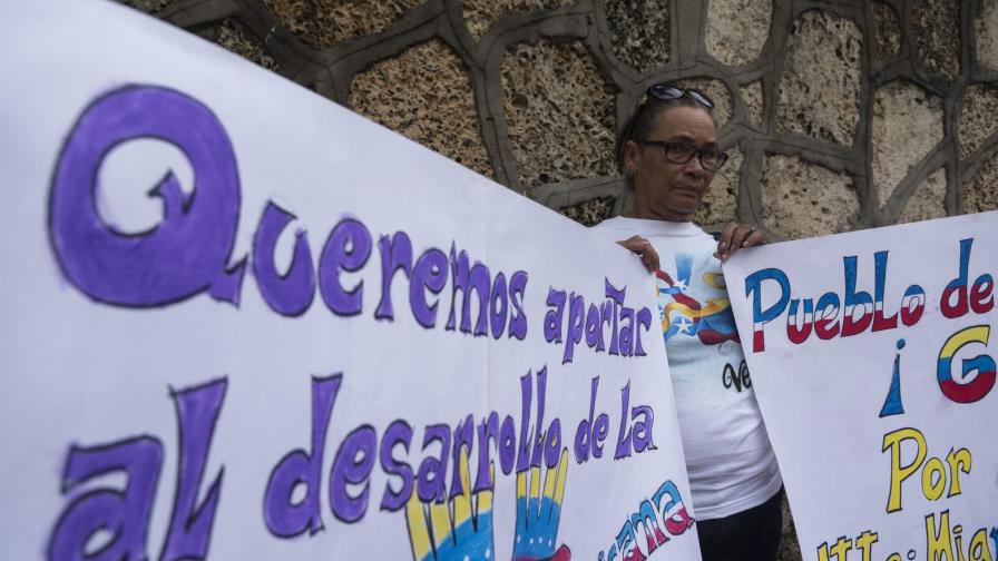 Oficialismo venezolano dice que este sábado podrían anunciar acuerdo paz