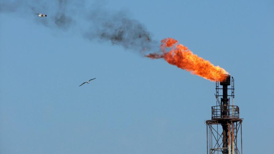 Precios del petróleo y de combustibles siguen aumentando  
