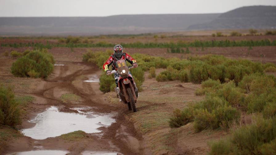 Joan Barreda gana la séptima etapa, pero se lesiona una rodilla en una caída 