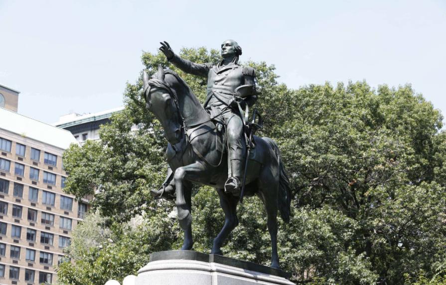 Nueva York decide sobre monumentos históricos polémicos, se queda la estatua de Cristóbal Colón