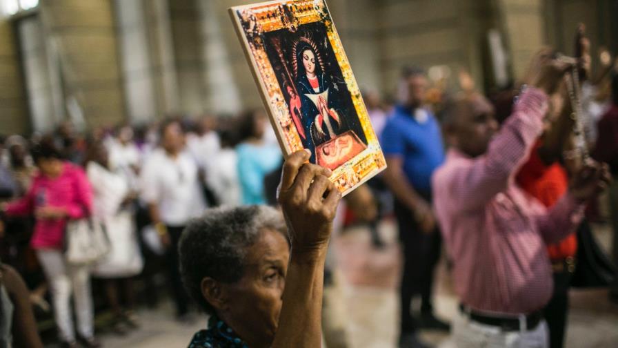 Encuesta: dominicanos se alejan de la iglesia católica