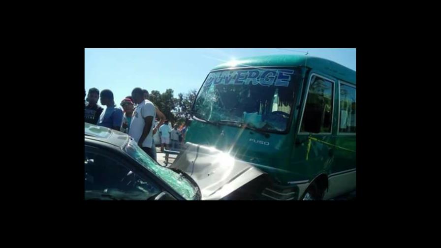 Un muerto y varios heridos en accidente de tránsito en Azua