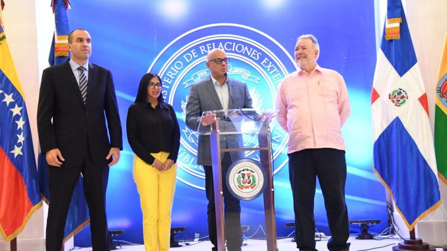 Críticas a diálogo con oficialismo continúan en parte de oposición venezolana