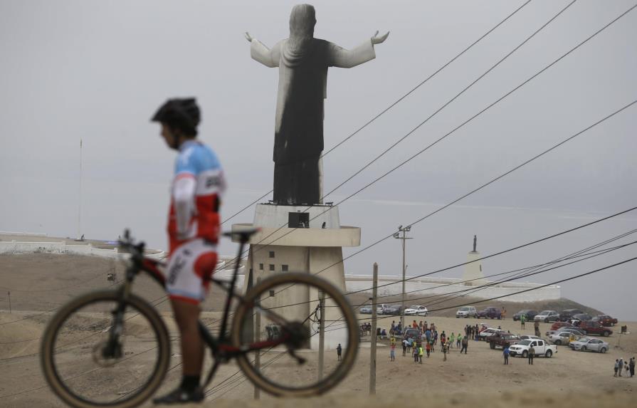 Perú: Estatua de Cristo incendiada antes de llegada de papa