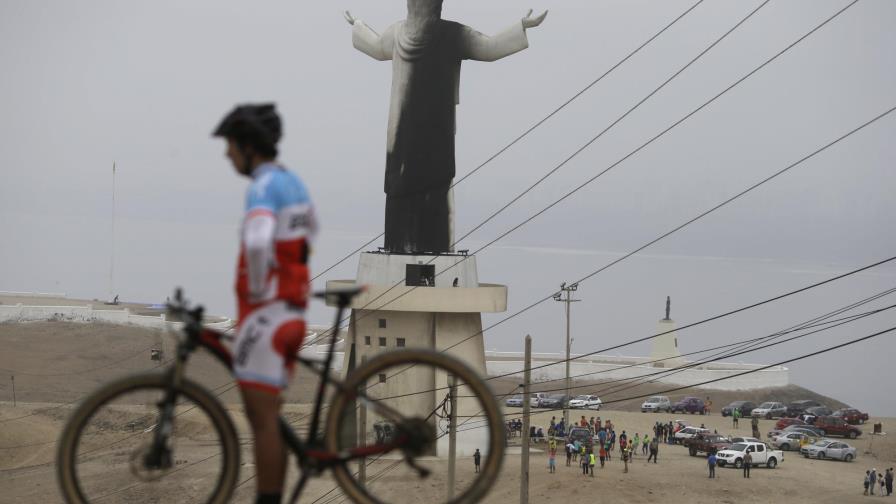Perú: Estatua de Cristo incendiada antes de llegada de papa
