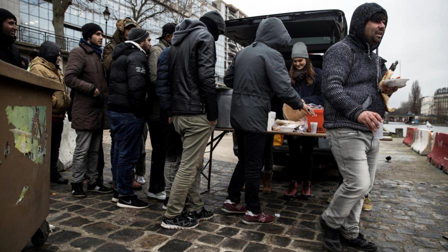 Francia limitará la migración económica y se centrará en los refugiados