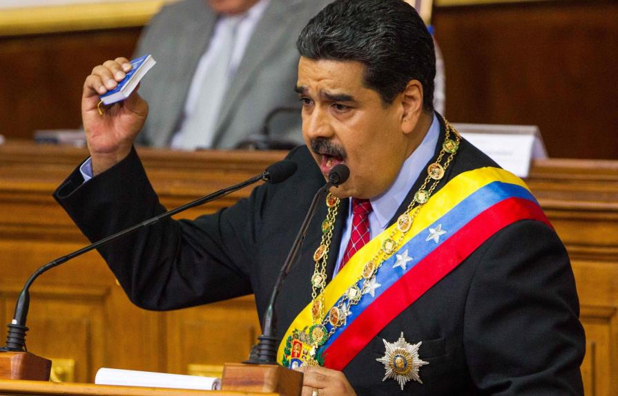 Maduro dice que grupo rebelde desmantelado era financiado desde Colombia