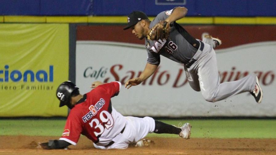 Los Gigantes avanzan y ponen al Escogido al borde del precipicio 