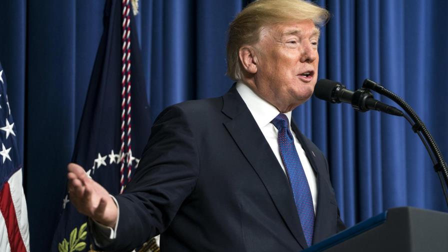 Trump intenta frenar la polémica y dice aceptar inmigrantes “de todas partes” Trump intenta frenar la polémica y dice aceptar inmigrantes “de todas partes”