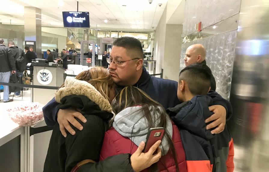 Hombre deportado a México después de vivir 30 años en EE.UU.